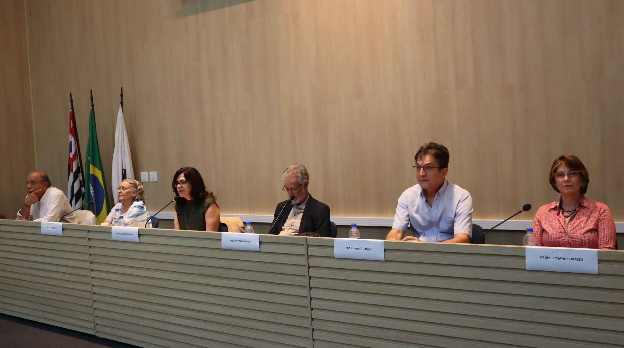 Integrantes da mesa da parte da tarde. (crédito: Nayra Prates)